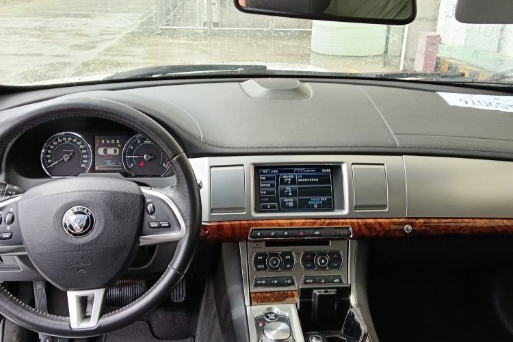 Used Jaguar XF 2015 XF 2.0T Luxury Edition Interior 2