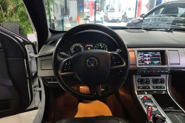 Used Jaguar XF 2015 XF 3.0 SC R-Sport Luxury Edition Interior 5
