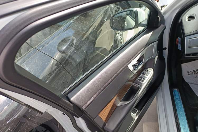 Used Jaguar XF 2015 XF 2.0T Sportbrake Luxury Edition Left Front Door Interior
