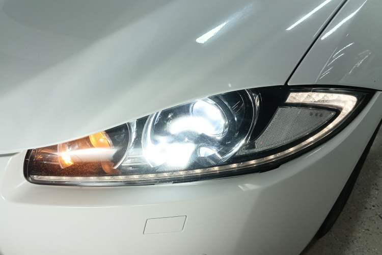 Used Jaguar XF 2015 XF 2.0T Prestige Edition Left Front Headlight