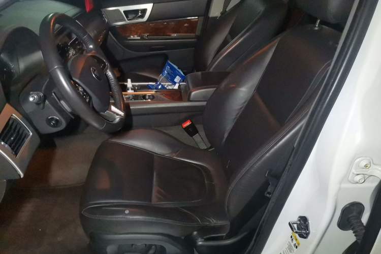 Used Jaguar XF 2015 XF 2.0T Sportbrake Luxury Edition Left Front Seat