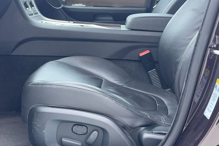Used Jaguar XF 2015 XF 2.0T Sportbrake Luxury Edition Left Front Seat