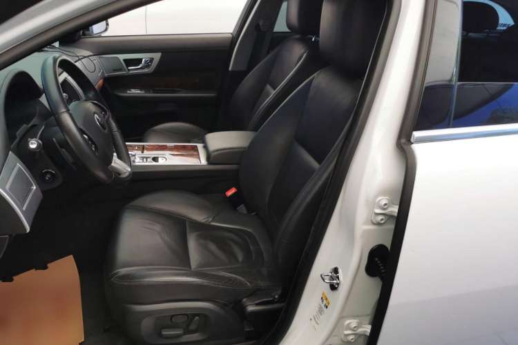 Used Jaguar XF 2015 XF 2.0T Sportbrake Luxury Edition Left Front Seat