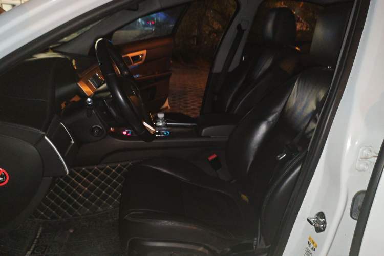 Used Jaguar XF 2015 XF 2.0T Prestige Edition Left Front Seat