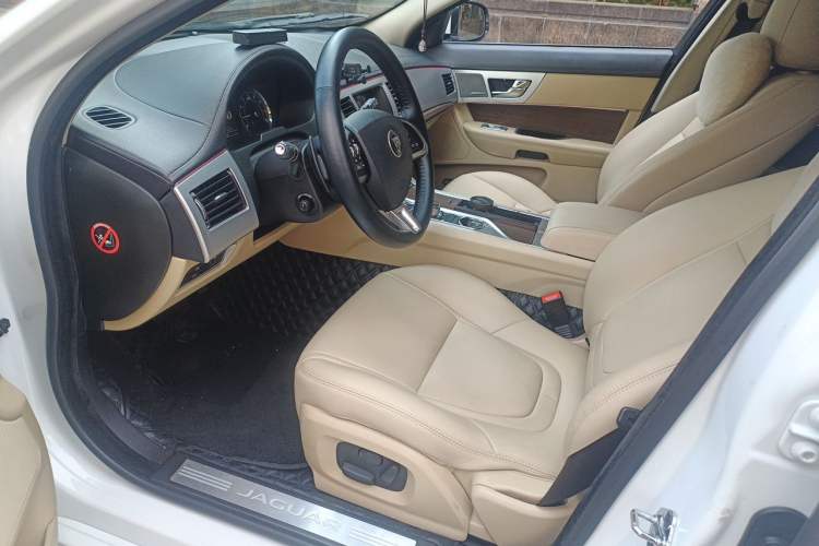 Used Jaguar XF 2015 XF 2.0T Prestige Edition Left Front Seat