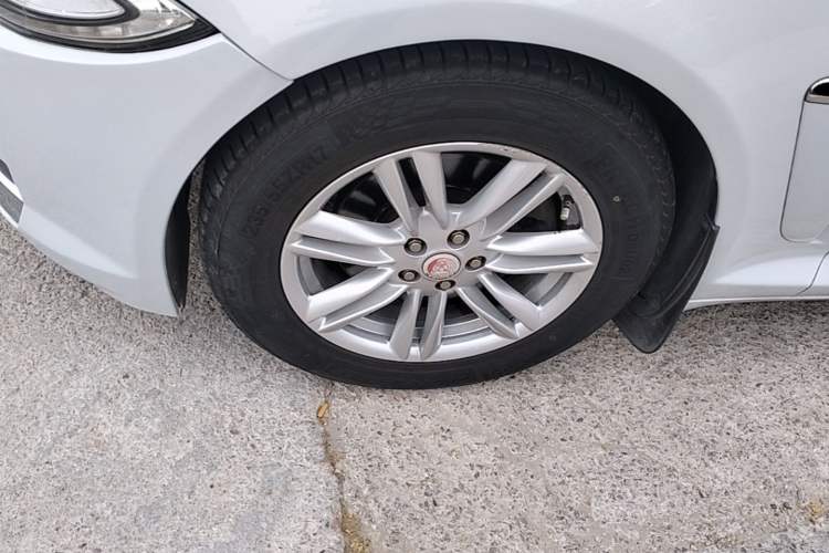Used Jaguar XF 2015 XF 2.0T Prestige Edition Left Front Wheel Hub