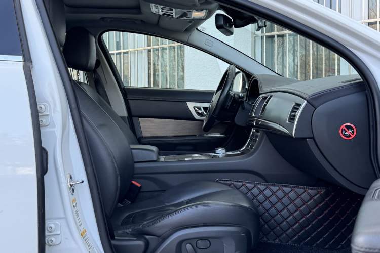 Used Jaguar XF 2015 XF 2.0T Sportbrake Luxury Edition Left Rear Seat