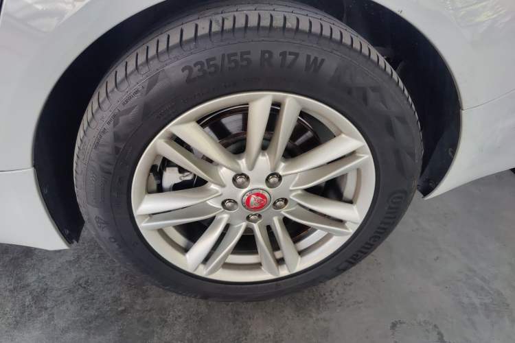 Used Jaguar XF 2015 XF 2.0T Sportbrake Luxury Edition Left Rear Wheel Hub
