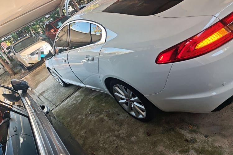 Used Jaguar XF 2015 XF 2.0T Luxury Edition Left Side