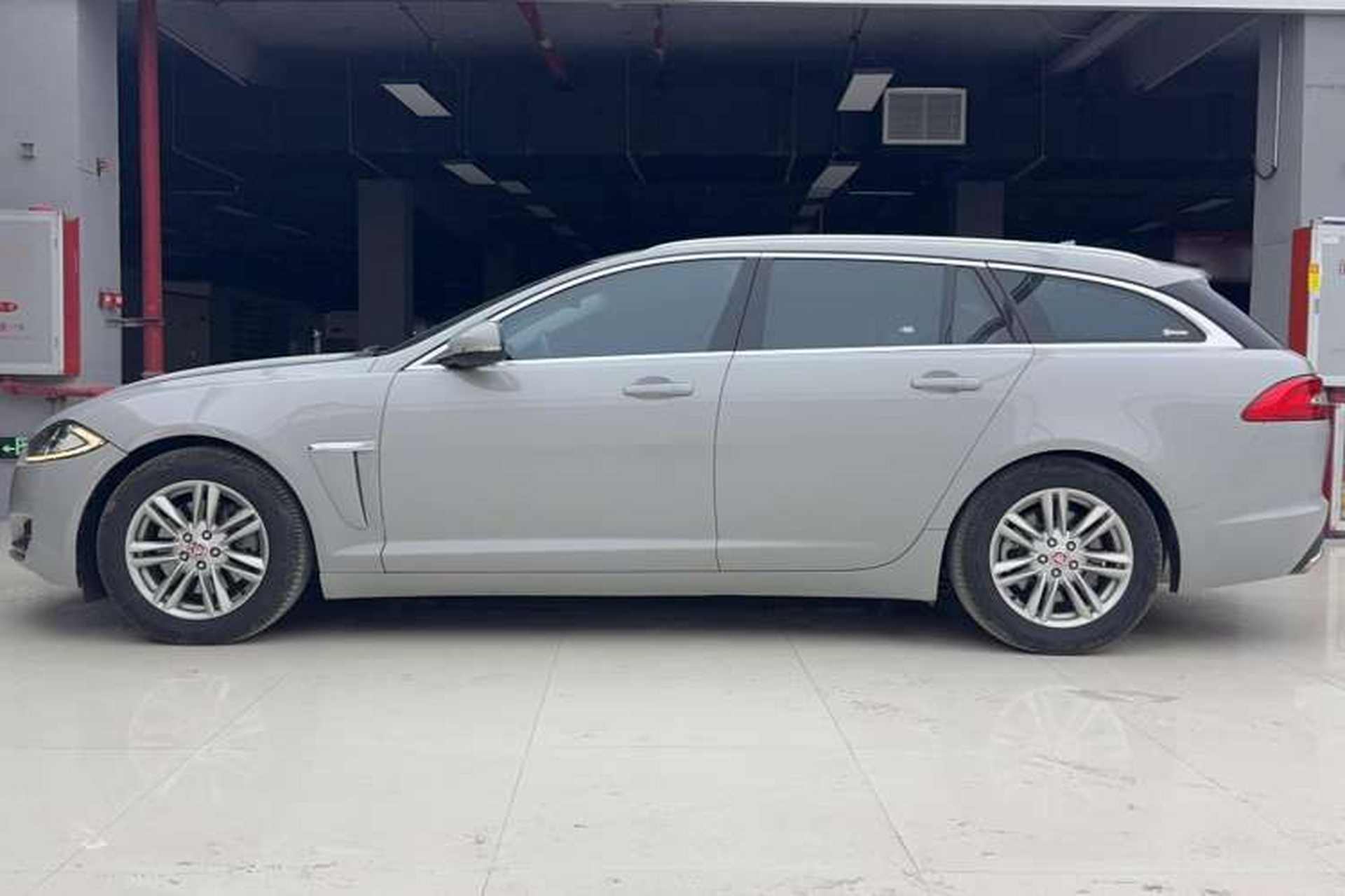 Used Jaguar XF 2015 XF 2.0T Sportbrake Luxury Edition Left Side