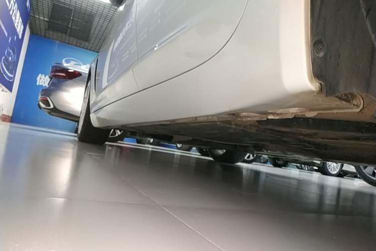 Used Jaguar XF 2015 XF 2.0T 80th Anniversary Limited Edition Luxury Model Left Side Sill