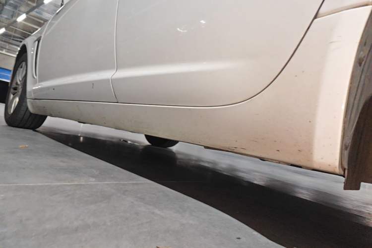 Used Jaguar XF 2015 XF 2.0T Prestige Edition Left Side Sill
