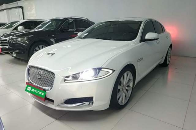 Jaguar XF 2015 XF 2.0T 80th Anniversary Limited Edition Luxury Model usado