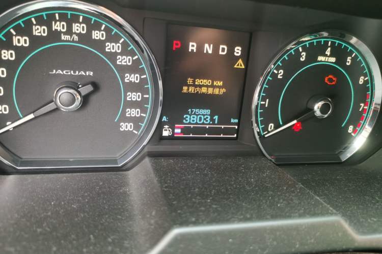 Used Jaguar XF 2015 XF 2.0T Sportbrake Luxury Edition Odometer Close Up