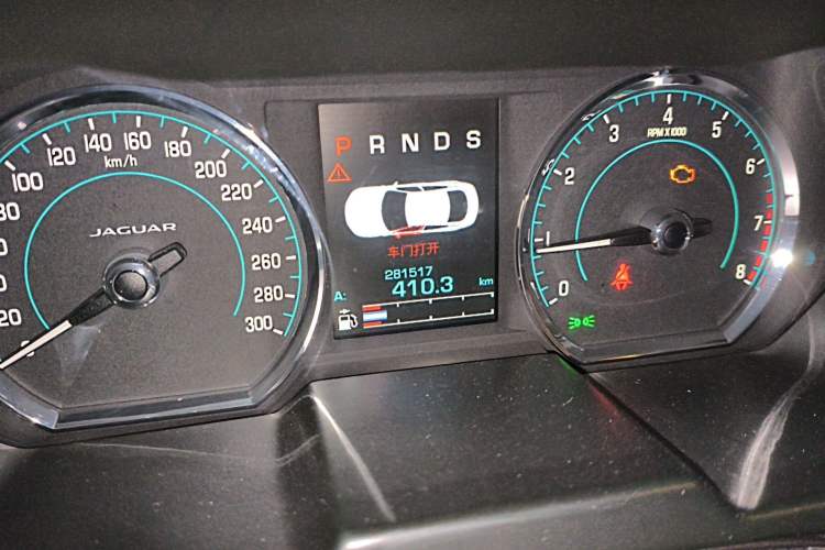 Used Jaguar XF 2015 XF 2.0T Luxury Edition Odometer Close Up