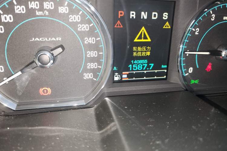 Used Jaguar XF 2015 XF 2.0T Prestige Edition Odometer Close Up