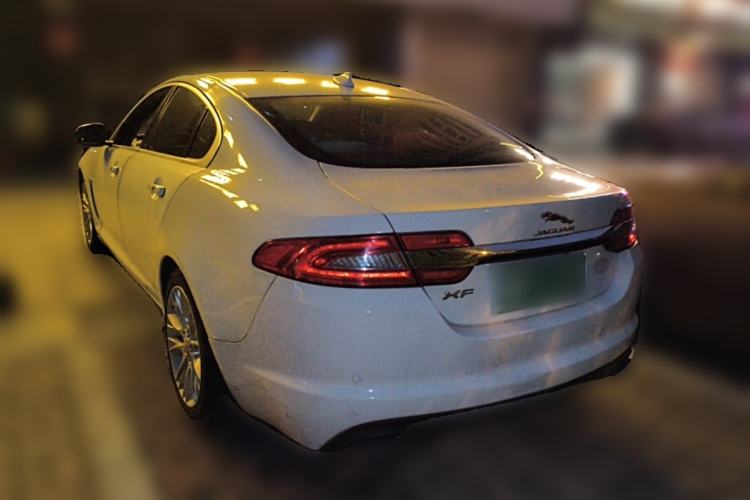 Used Jaguar XF 2015 XF 2.0T Luxury Edition Rear Left 45 Deg