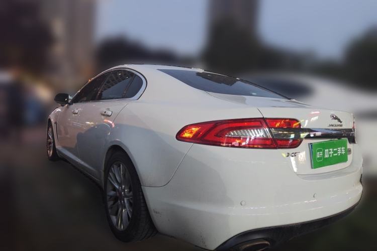 Used Jaguar XF 2015 XF 2.0T Sportbrake Luxury Edition Rear Left 45 Deg