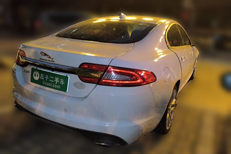 Used Jaguar XF 2015 XF 2.0T Luxury Edition Rear Right 45 Deg