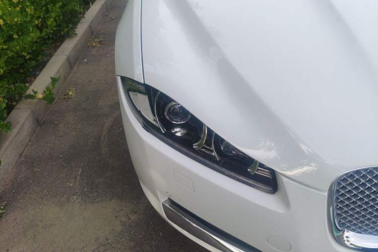 Used Jaguar XF 2015 XF 2.0T 80th Anniversary Collector's Edition Right Front Headlight