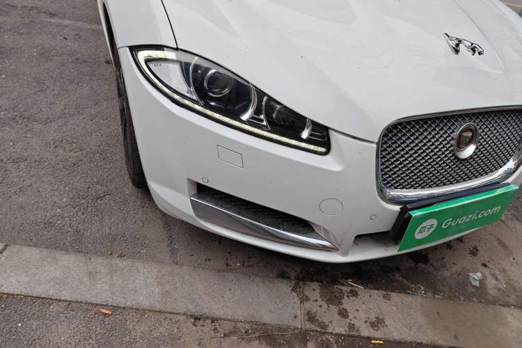 Used Jaguar XF 2015 XF 2.0T 80th Anniversary Limited Edition Luxury Model Right Front Headlight