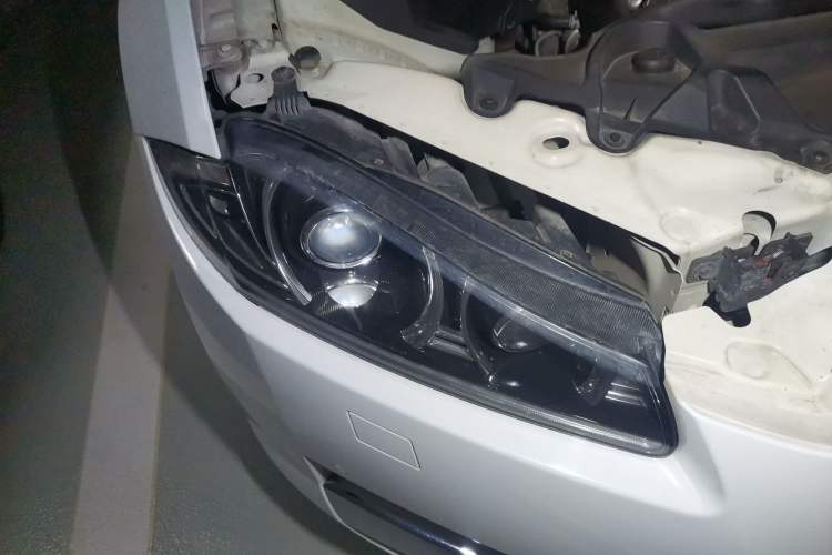 Used Jaguar XF 2015 XF 2.0T Sportbrake Luxury Edition Right Front Headlight