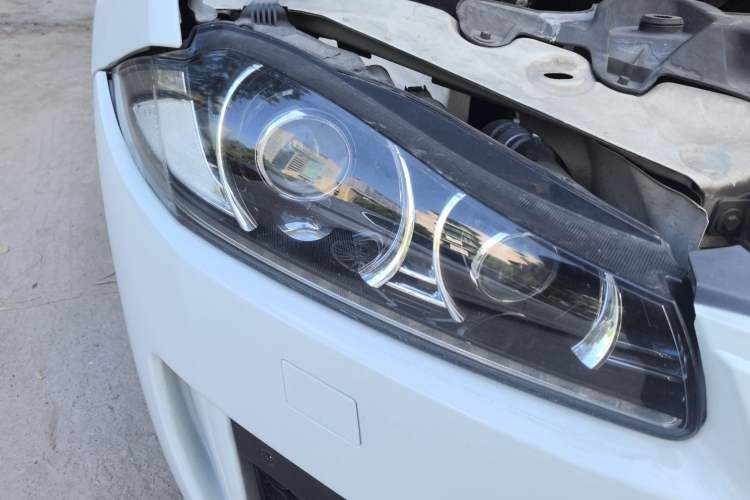Used Jaguar XF 2015 XF 2.0T 80th Anniversary Collector's Edition Right Front Headlight