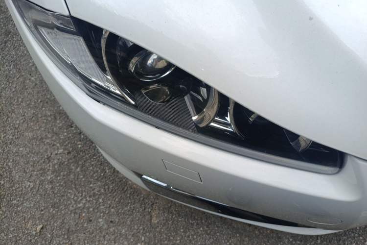 Used Jaguar XF 2015 XF 2.0T Luxury Edition Right Front Headlight