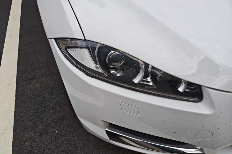 Used Jaguar XF 2015 XF 2.0T Sportbrake Luxury Edition Right Front Headlight