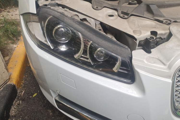 Used Jaguar XF 2015 XF 2.0T Luxury Edition Right Front Headlight