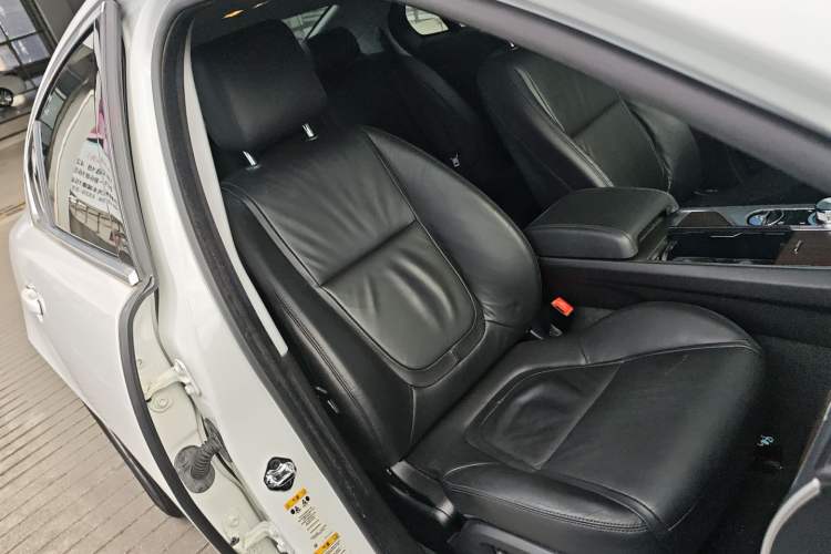 Used Jaguar XF 2015 XF 2.0T Prestige Edition Right Front Seat