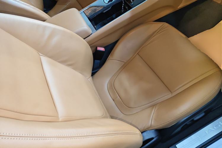Used Jaguar XF 2015 XF 2.0T Luxury Edition Right Front Seat