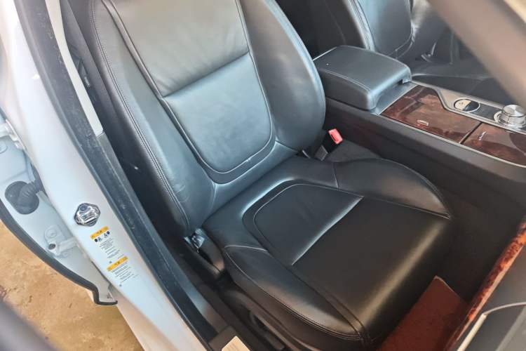 Used Jaguar XF 2015 XF 2.0T Luxury Edition Right Front Seat