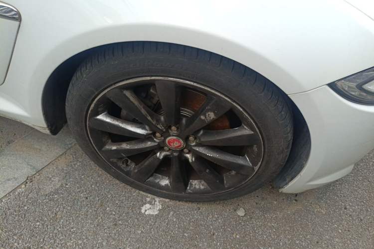 Used Jaguar XF 2015 XF 2.0T Luxury Edition Right Front Wheel Hub