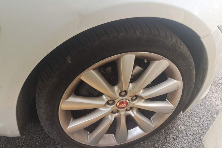 Used Jaguar XF 2015 XF 2.0T Luxury Edition Right Front Wheel Hub