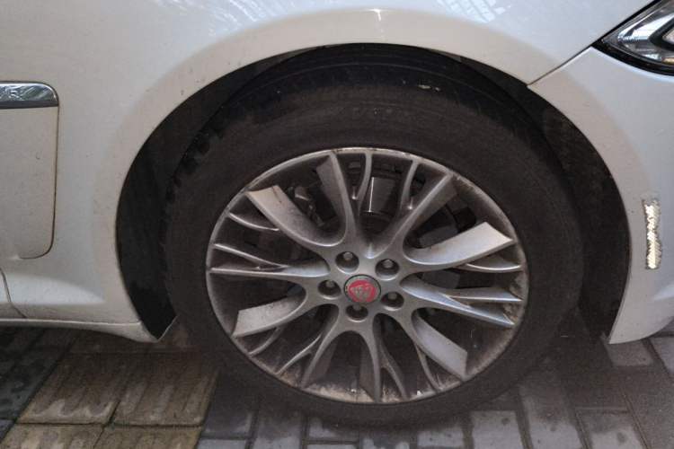 Used Jaguar XF 2015 XF 2.0T Luxury Edition Right Front Wheel Hub