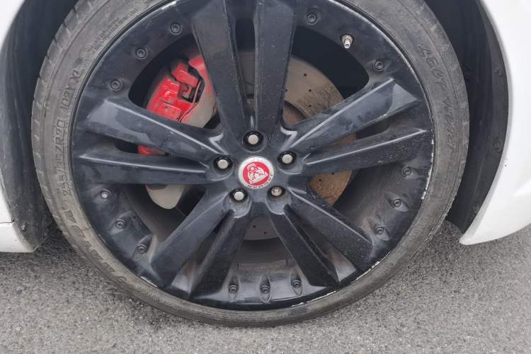 Used Jaguar XF 2015 XF 3.0 SC R-Sport Luxury Edition Right Front Wheel Hub