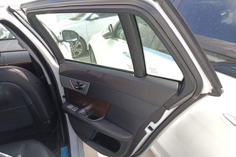 Used Jaguar XF 2015 XF 2.0T Sportbrake Luxury Edition Right Rear Door Interior
