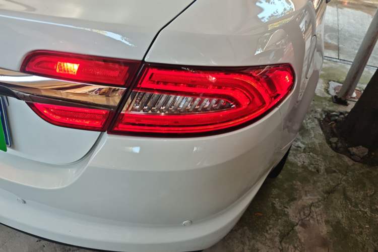 Used Jaguar XF 2015 XF 2.0T Luxury Edition Right Rear Taillight