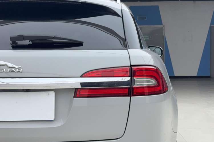 Used Jaguar XF 2015 XF 2.0T Sportbrake Luxury Edition Right Rear Taillight