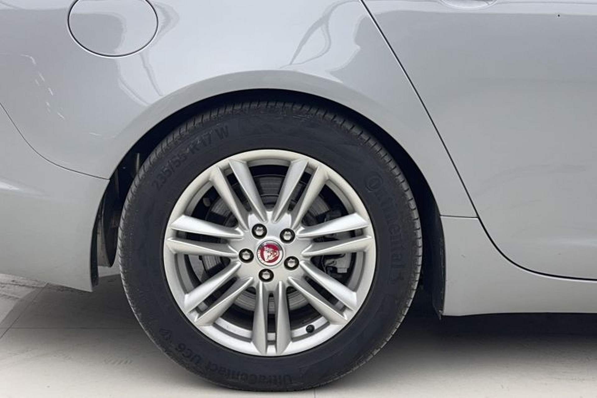 Used Jaguar XF 2015 XF 2.0T Sportbrake Luxury Edition Right Rear Wheel Hub