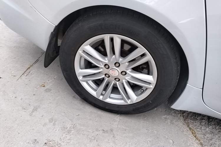 Used Jaguar XF 2015 XF 2.0T Prestige Edition Right Rear Wheel Hub