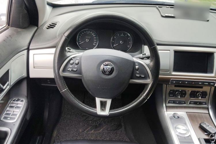 Used Jaguar XF 2015 XF 2.0T Prestige Edition Steering Wheel