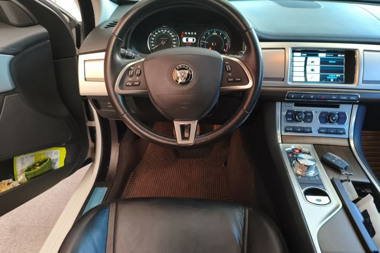 Used Jaguar XF 2015 XF 2.0T Prestige Edition Steering Wheel