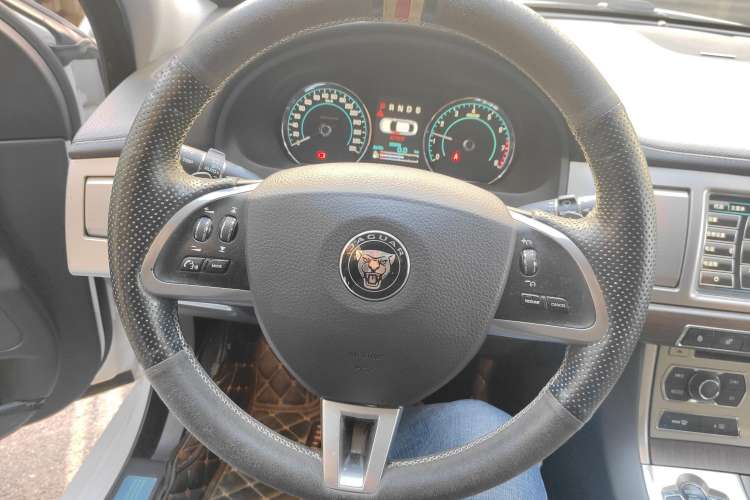 Used Jaguar XF 2015 XF 2.0T Prestige Edition Steering Wheel