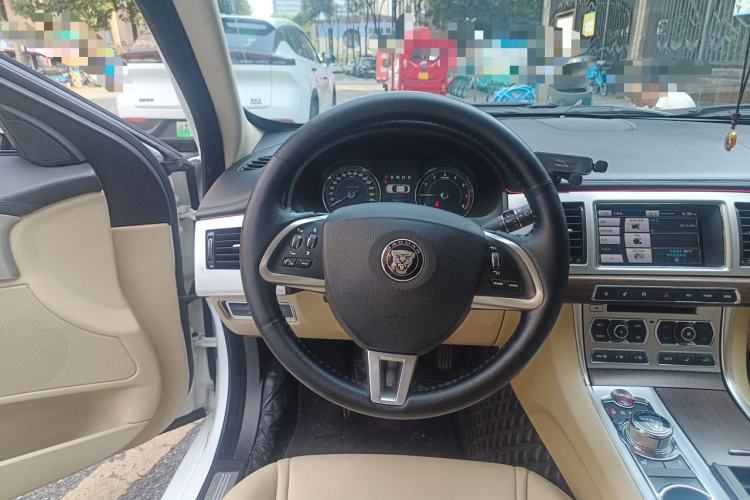 Used Jaguar XF 2015 XF 2.0T Prestige Edition Steering Wheel