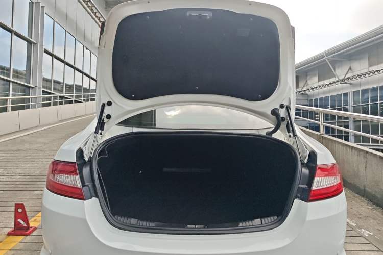 Used Jaguar XF 2015 XF 2.0T Prestige Edition Trunk