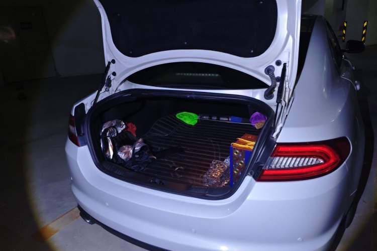 Used Jaguar XF 2015 XF 2.0T Luxury Edition Trunk
