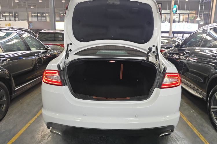 Used Jaguar XF 2015 XF 2.0T Luxury Edition Trunk