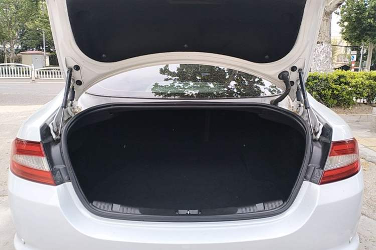 Used Jaguar XF 2015 XF 2.0T Prestige Edition Trunk